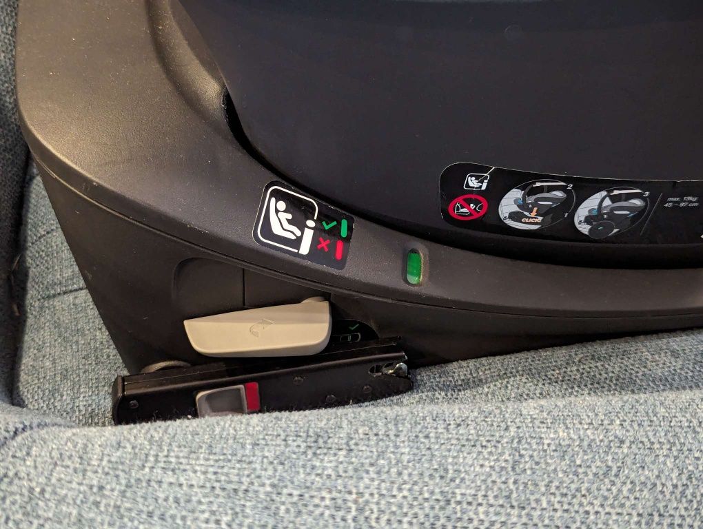 Cybex aton B2 z bazą isofix po jednym dziecku stan bardzo dobry