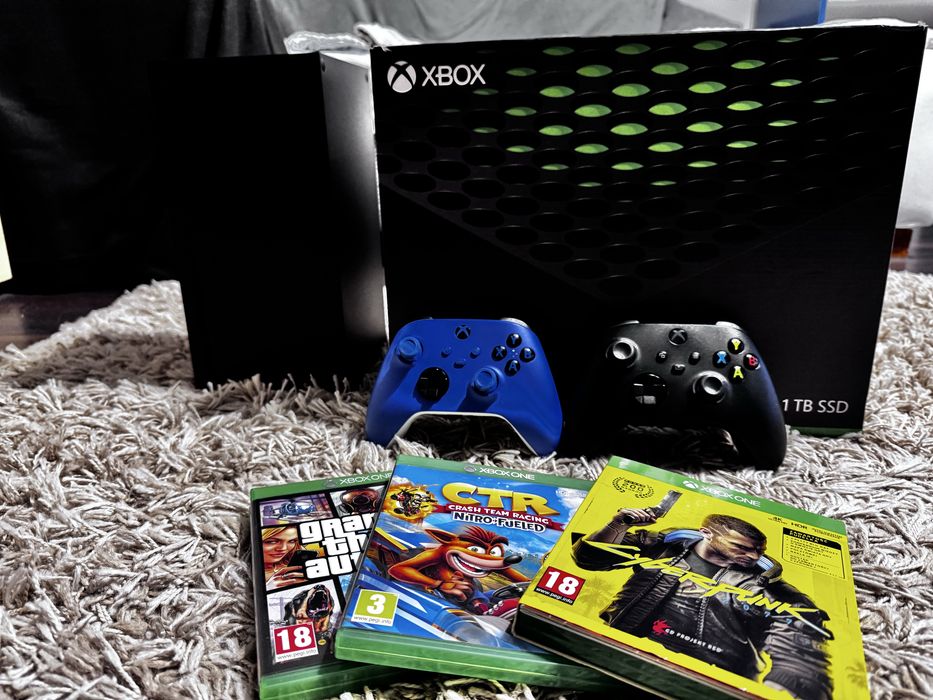 Xbox Series X konsola, 1 TB wraz z napędem, w zestawie 3 gry + 2 pady