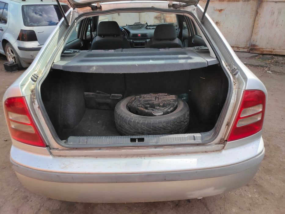 Розборка Skoda Octavia  Tour двигун  1.6 AKL  AEE 1.8T 4×4 ARX КПП