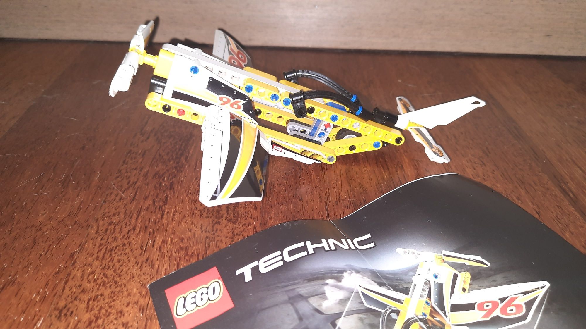 Lego Technic 42044 samolot 2 w 1