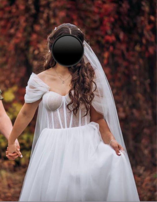 Продам весільну сукню