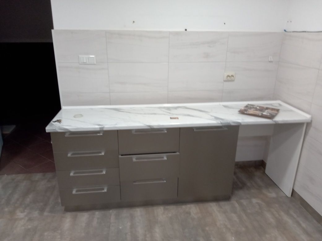 Продам  кухонні меблі