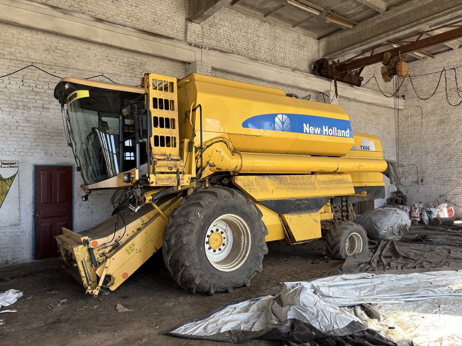 Комбайн New Holland TX 66