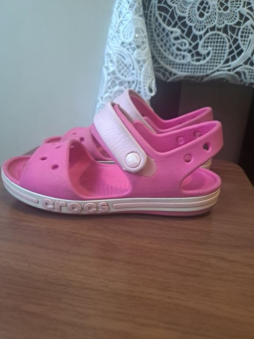 Босоніжки Crocs J1