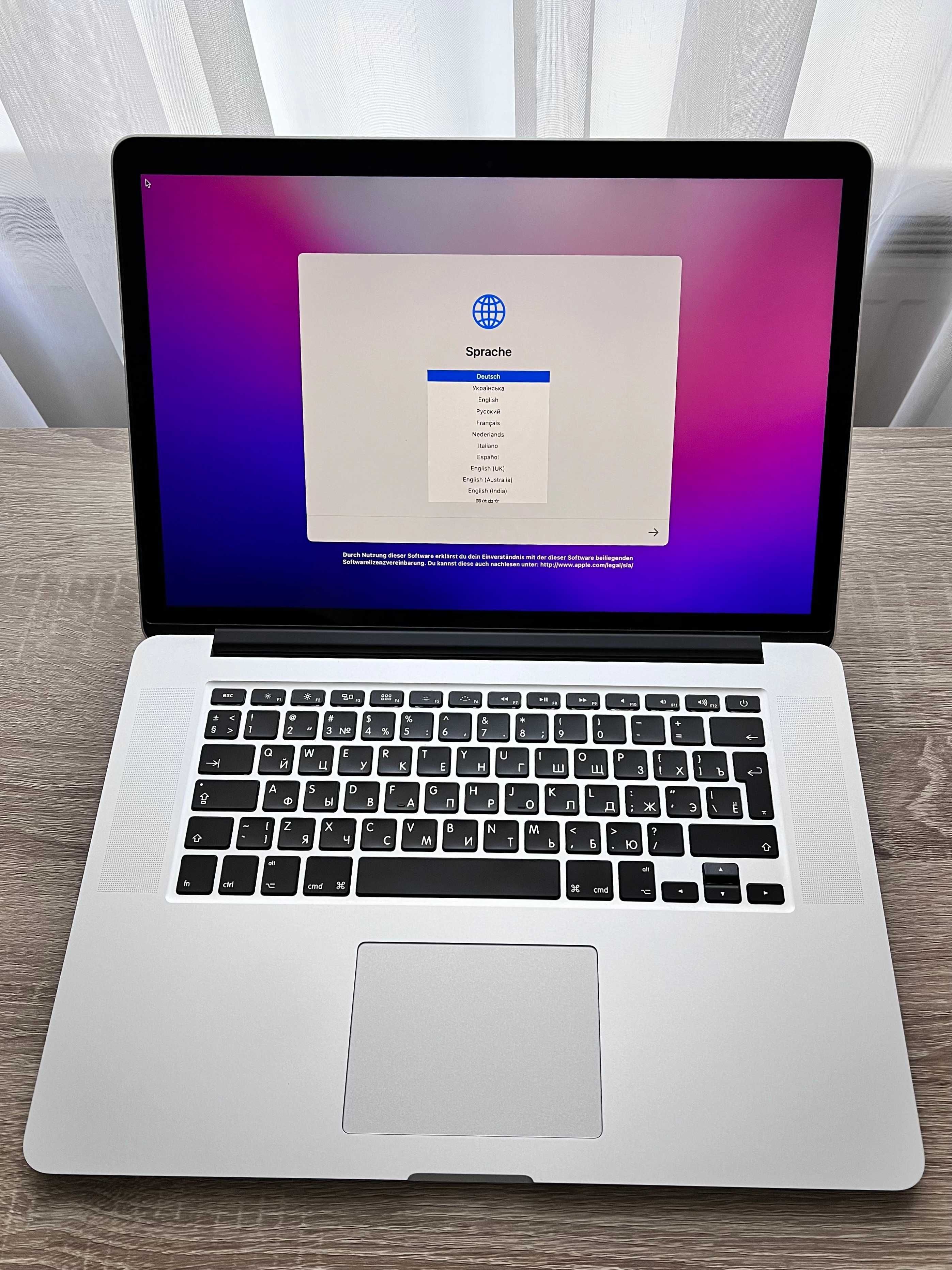 Macbook Pro Mid 2015 Retina 15.4/i7 2.8GHZ/RAM 16GB/SSD 1TB/AMD 2GB