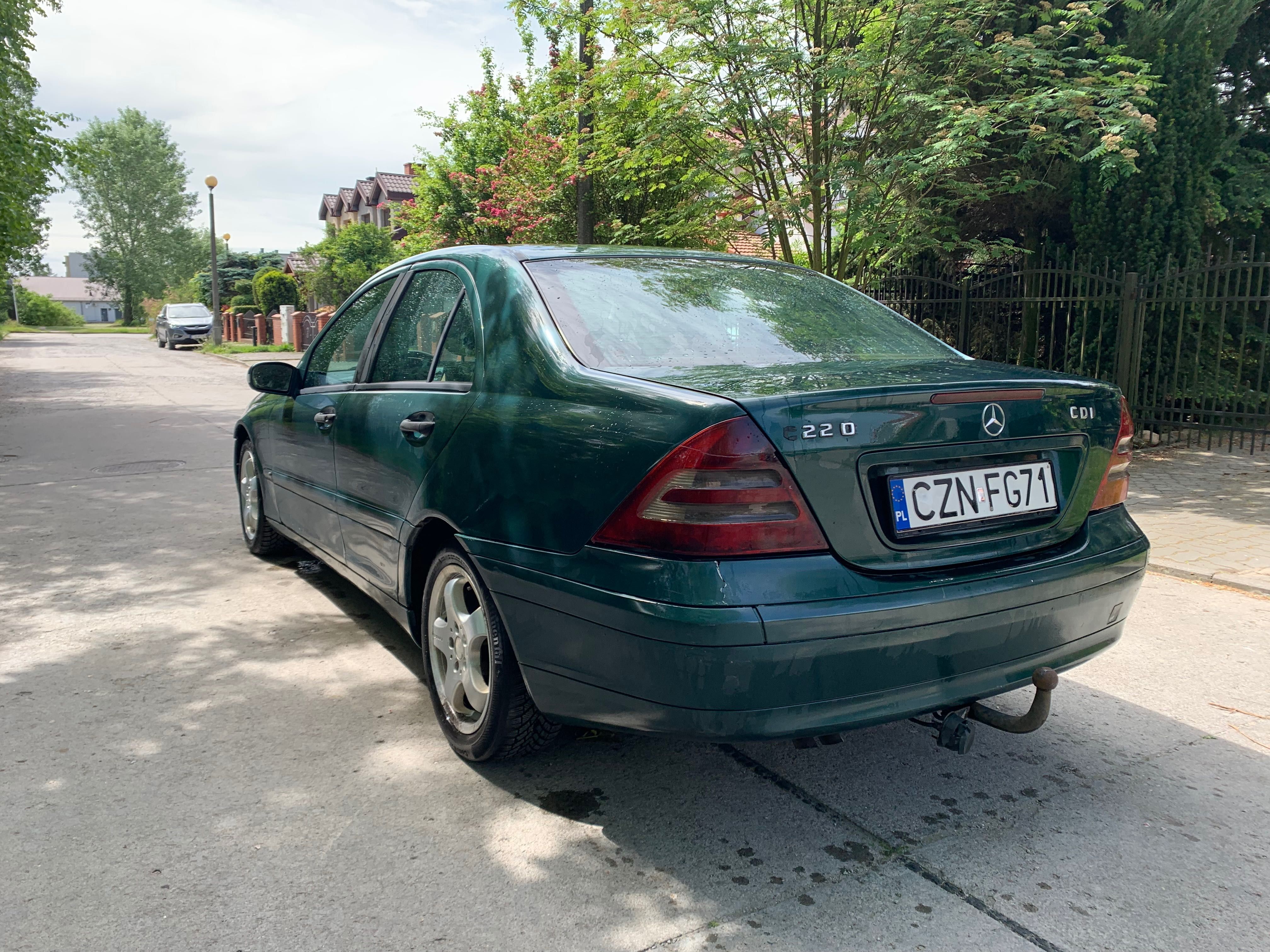 Mercedes W203 2.2 CDI automat c klasa Alu klima hak