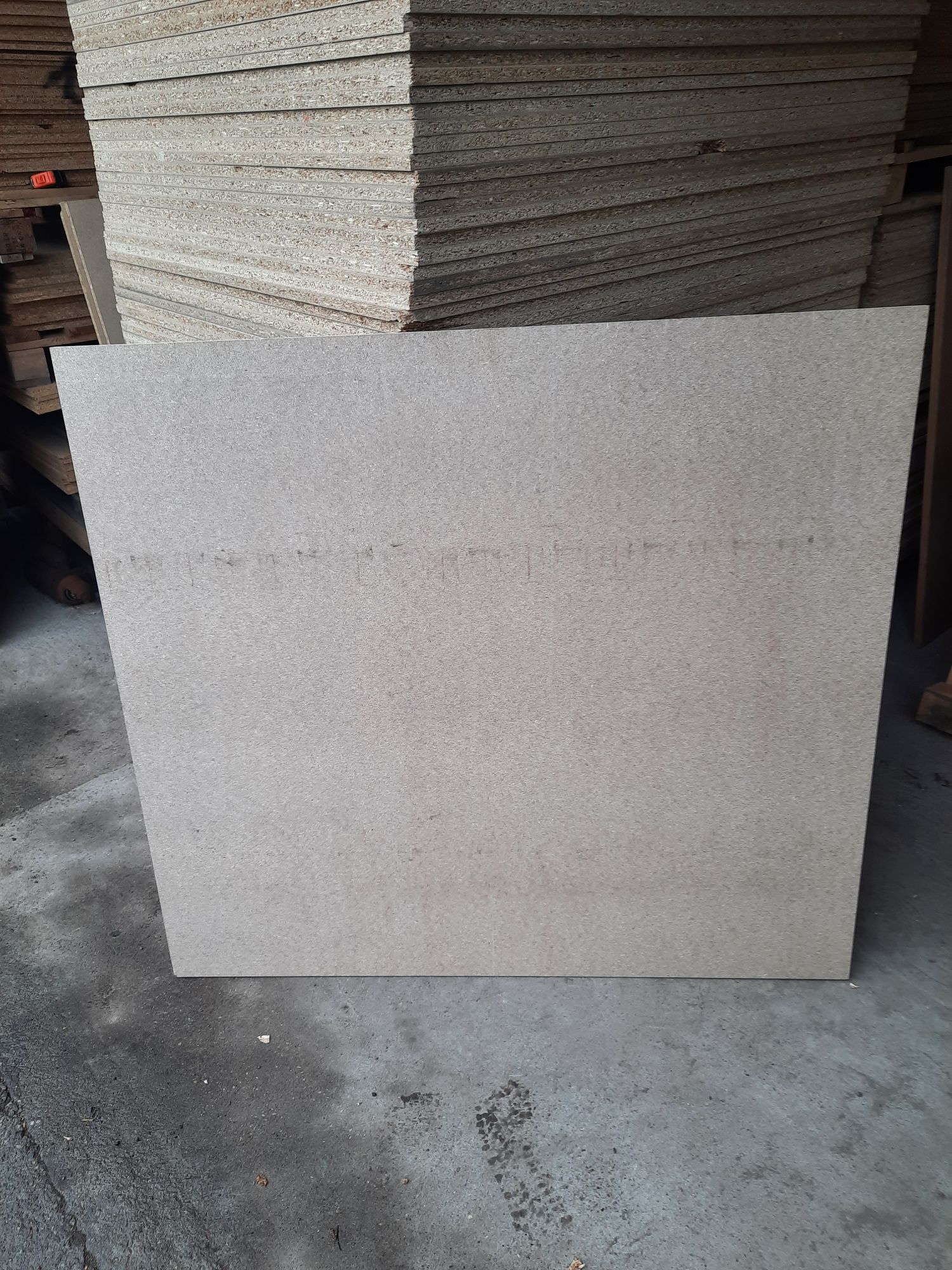Plyta wiorowa płyty wiorowe  10 mn,16mm 18 mm,22mm nie osb podłoga pod