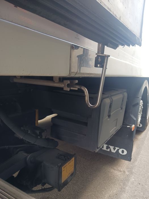 Camião Volvo 3 eixos, 500cv