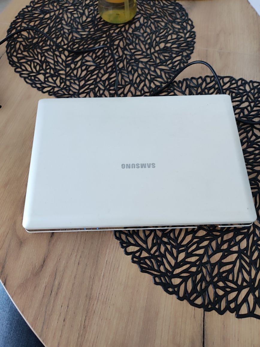 Sprzedam netbook Samsung NC10