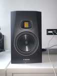 monitory studyjne Adam T7V