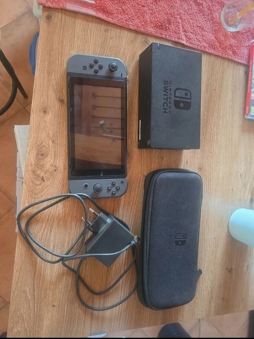 Nintendo Switch - Pouco usada
