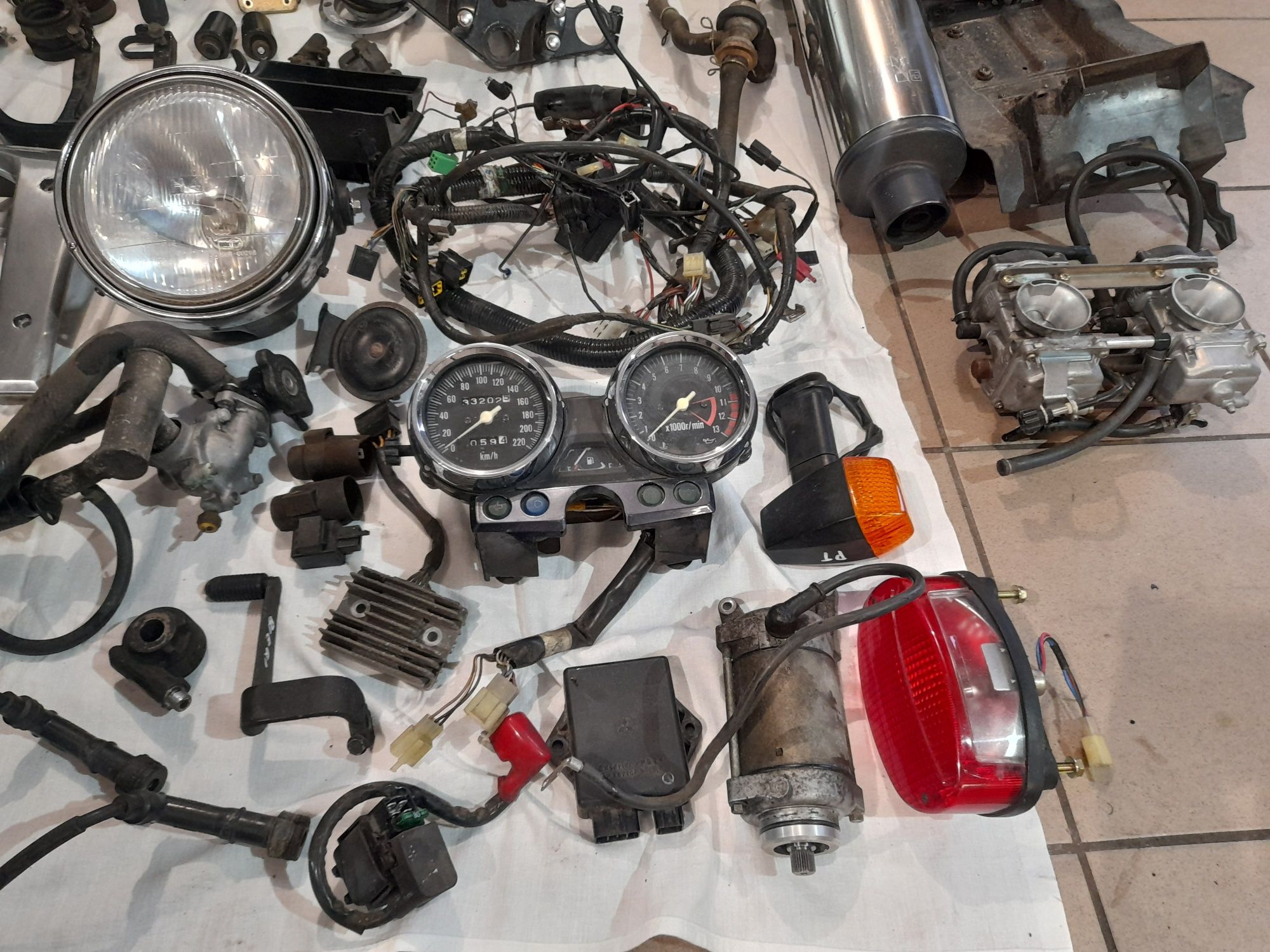 Kawasaki ER5 części er-5 EX lampa owiewka nóżka  gaźniki zegary  koła