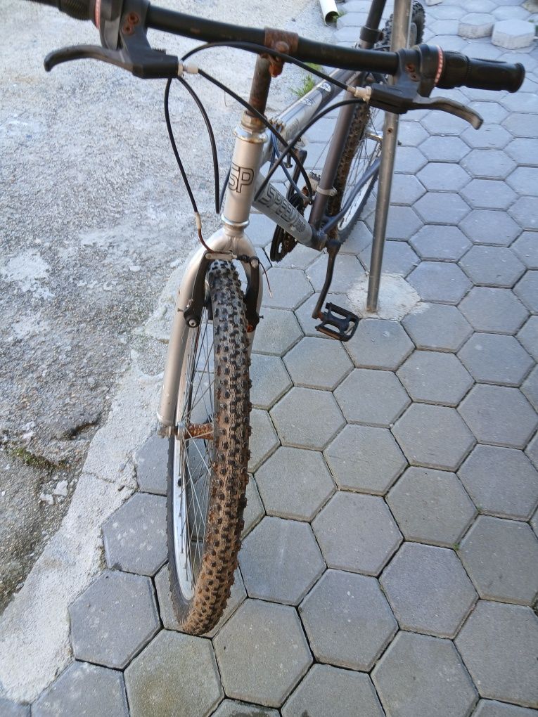 Bicicleta em estado aceitavel
