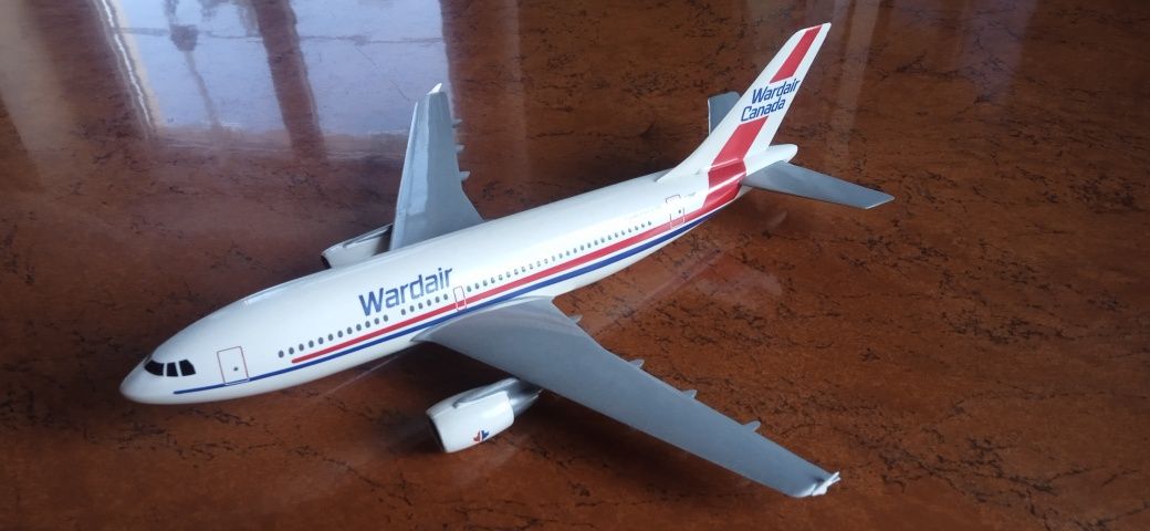 Model samolotu skala 1/200 AIRBUS A-310 Wardair Canada Airlines