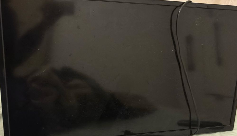 Tv 32” - Com suporte de parede