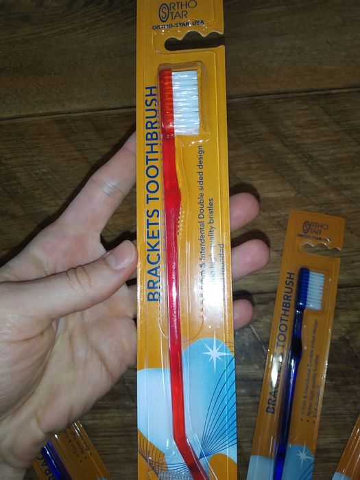 Щётка для брекетов комбинированная