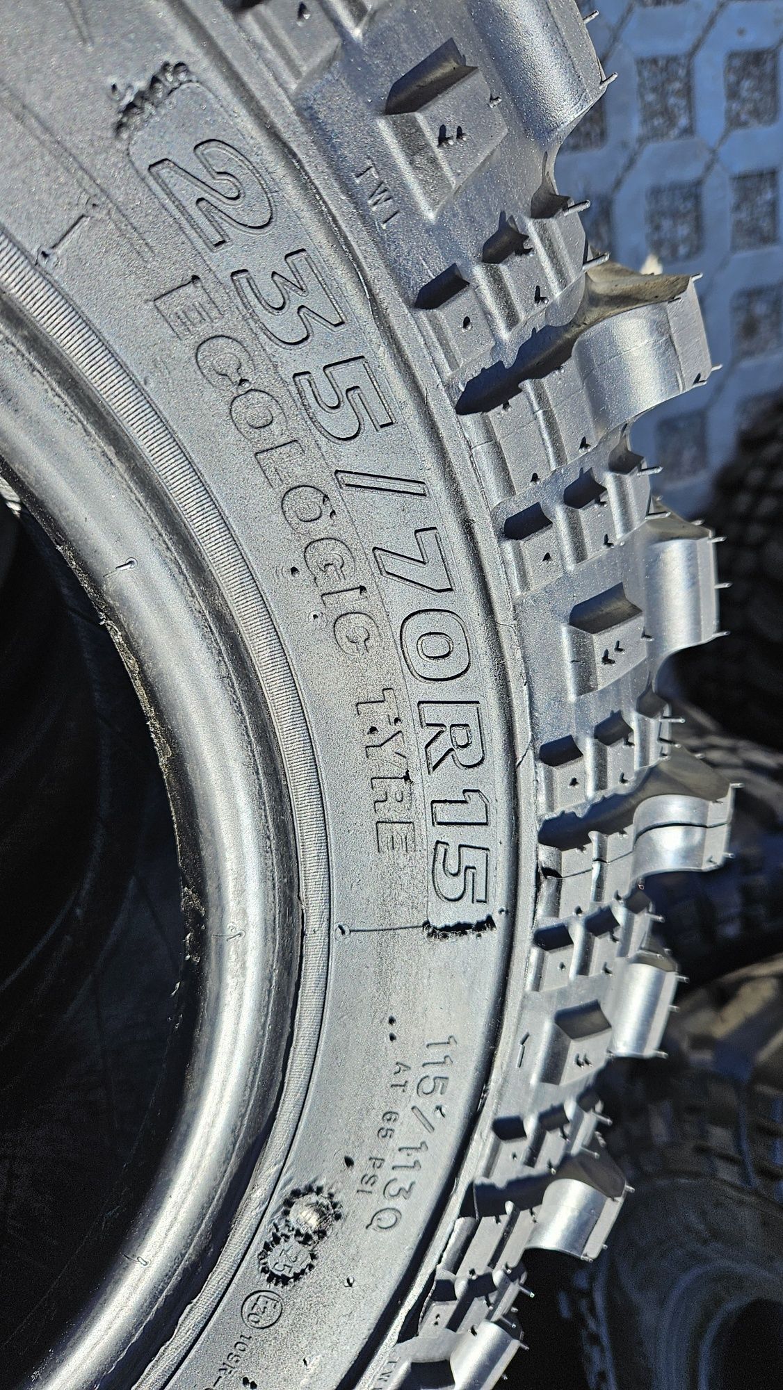 235/70R15 Simex Trekker gatII terenowe