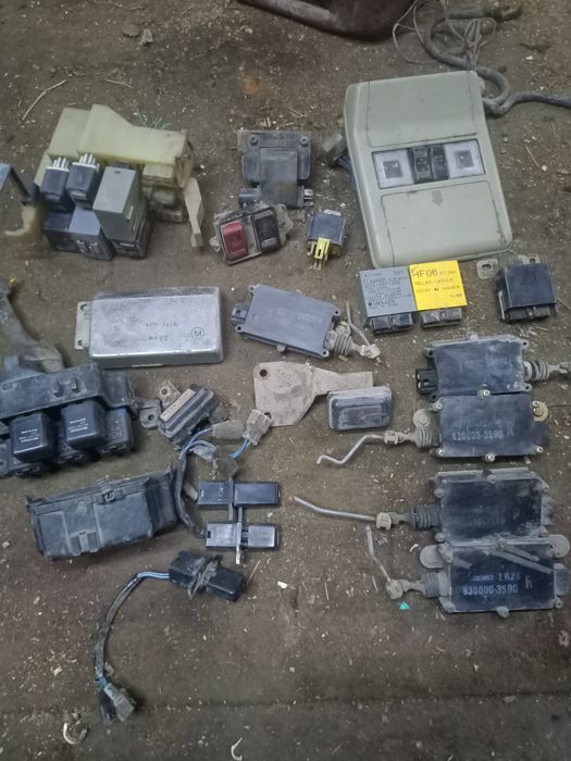 Релє, кнопки, електроніка на Мазда 929 1987 гоку