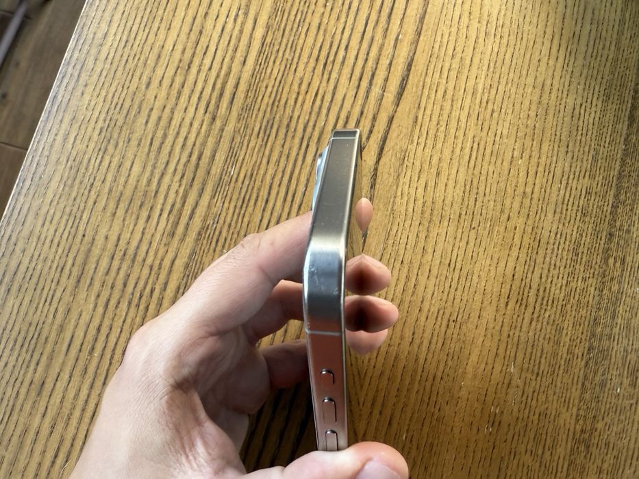 Продам iPhone 15 Pro 128ГБ