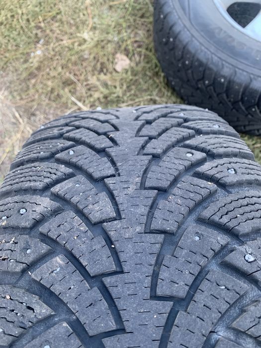 Оригіальні диски нісан патфайндер з зимовою гумою.