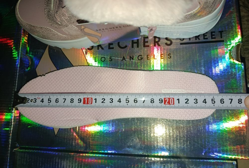 Sketchers 37 38 сапожки ботінки теплі кросівки