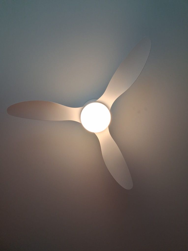 Wiatrak sufitowy LED 132 cm