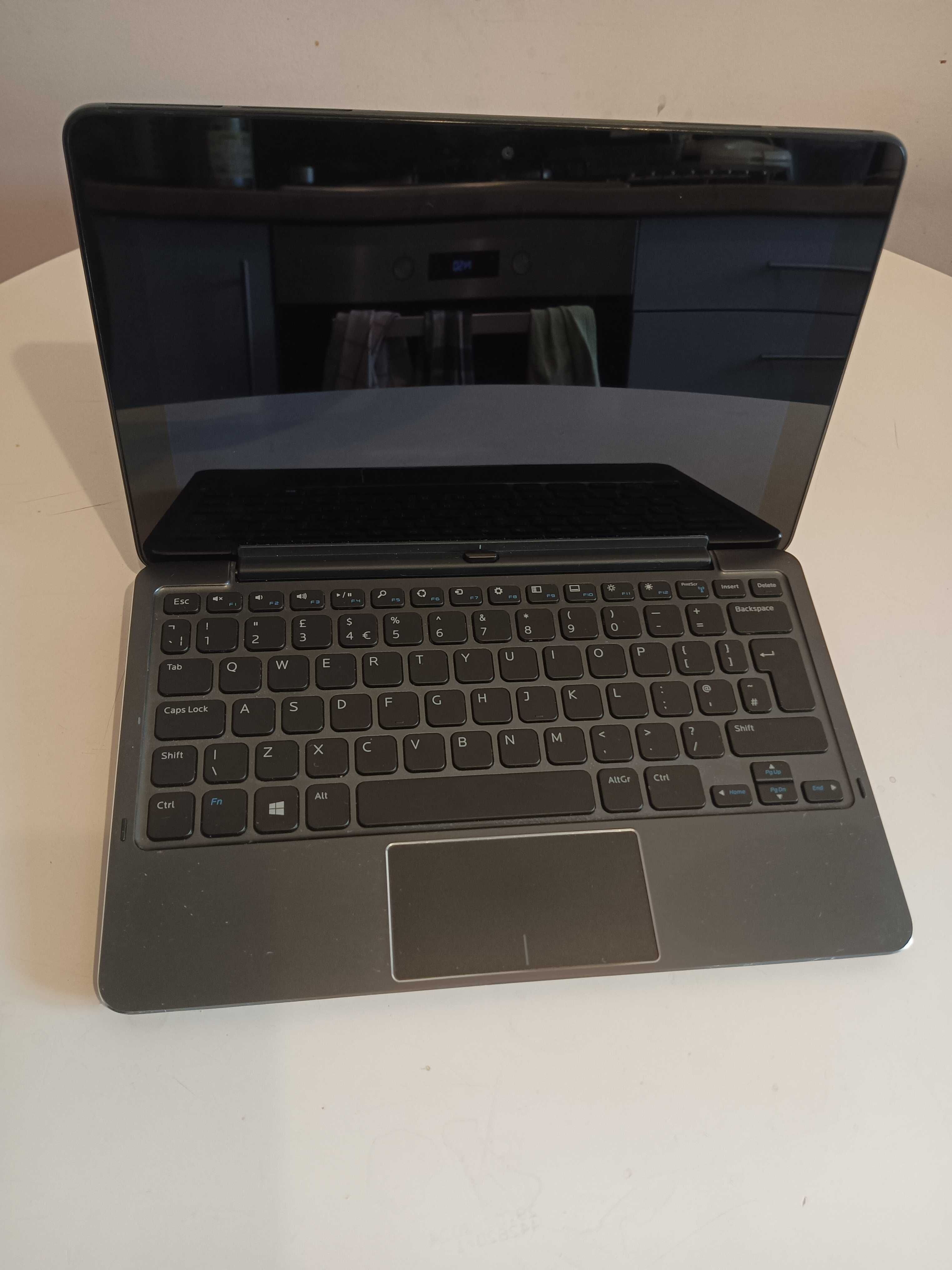 Tablet Dell Venue 11 pro + klawiatura + stacja dokująca + etui