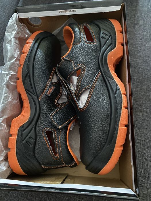 Жіночі робочі кросівки