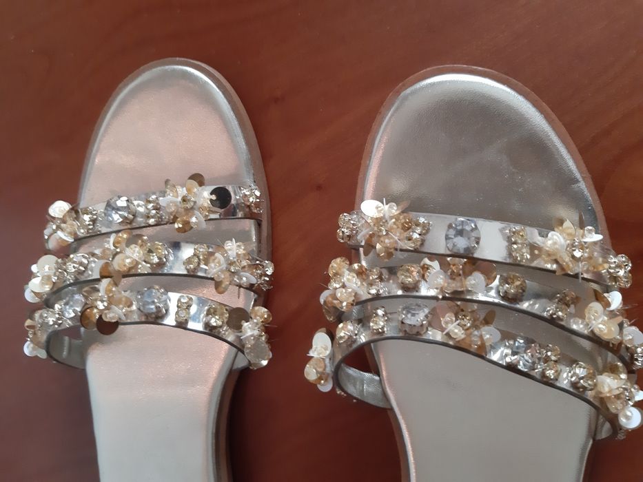 Klapki japonki buty Zara woman złote korale ozdoby 39 slim model kaza