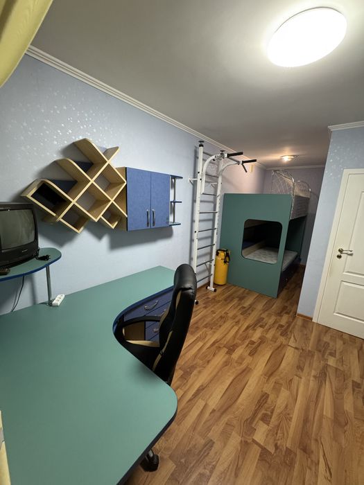 Продам сучасну квартиру Центр