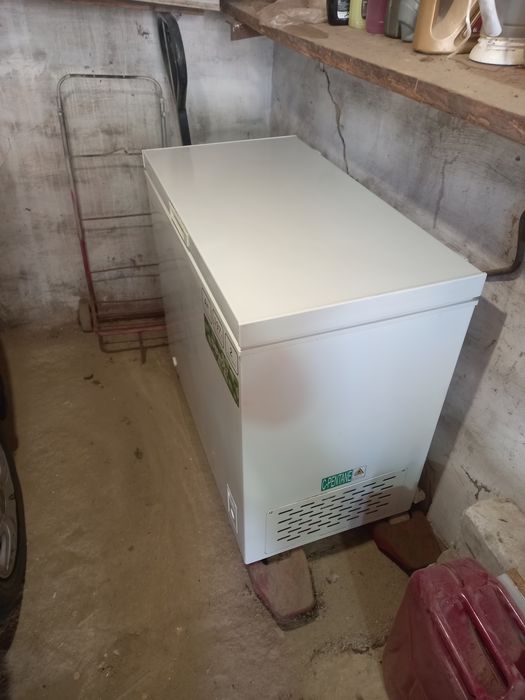 Продам морозильную камеру 200 лит.