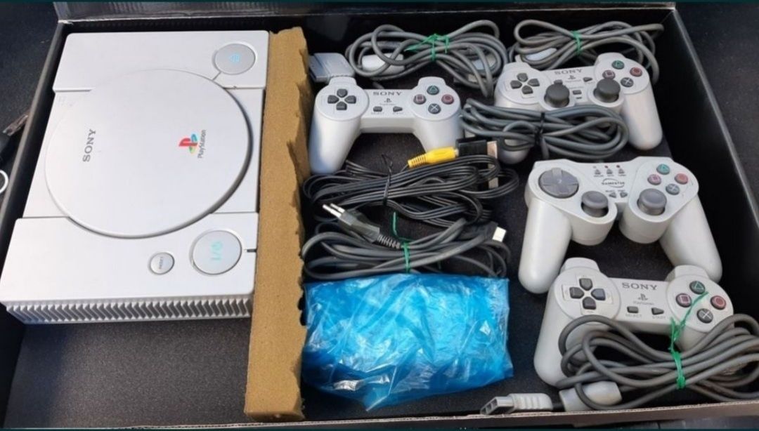 Playstation 1 em excelente estado com todos os acessórios