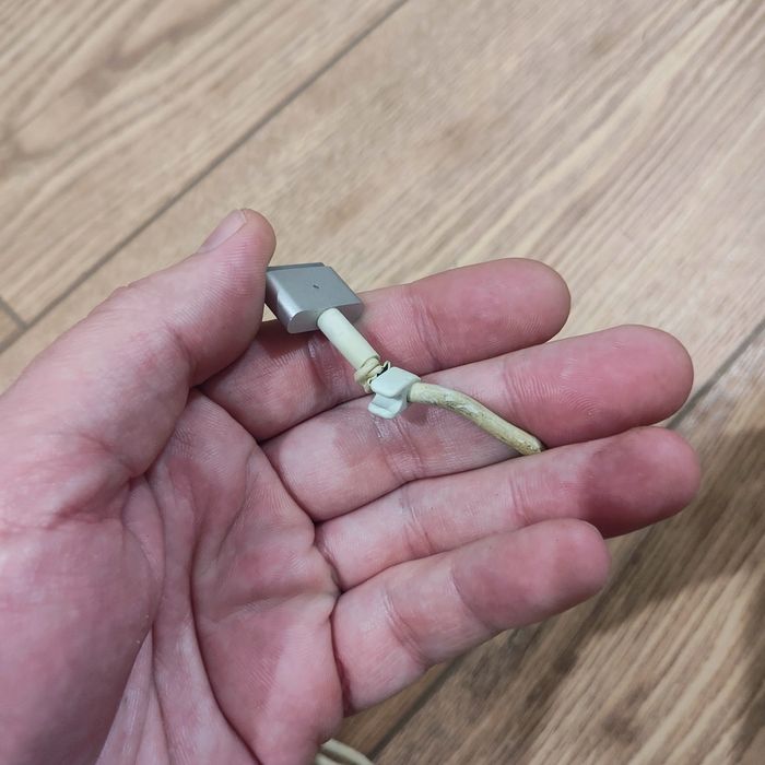 Блок живлення Apple Magsafe 2