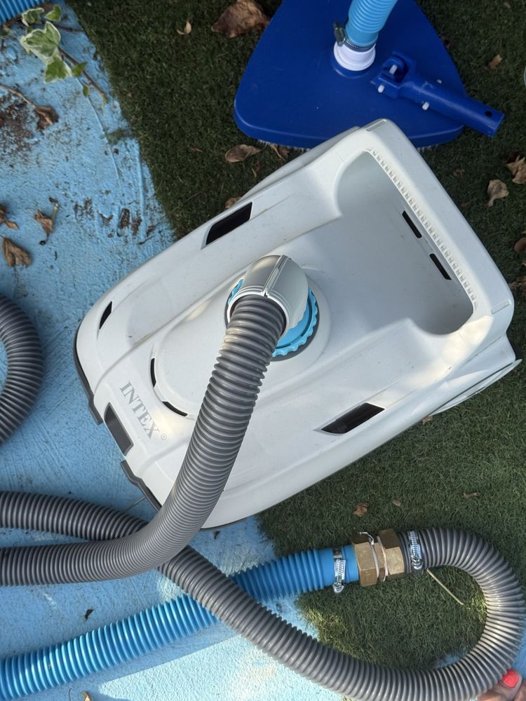 Aspirador de piscina Intex