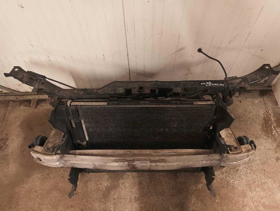 Pas przedni chłodnica wzmocnienie belka AUDI A4 B8 1.8 2.0 TDI TFSI