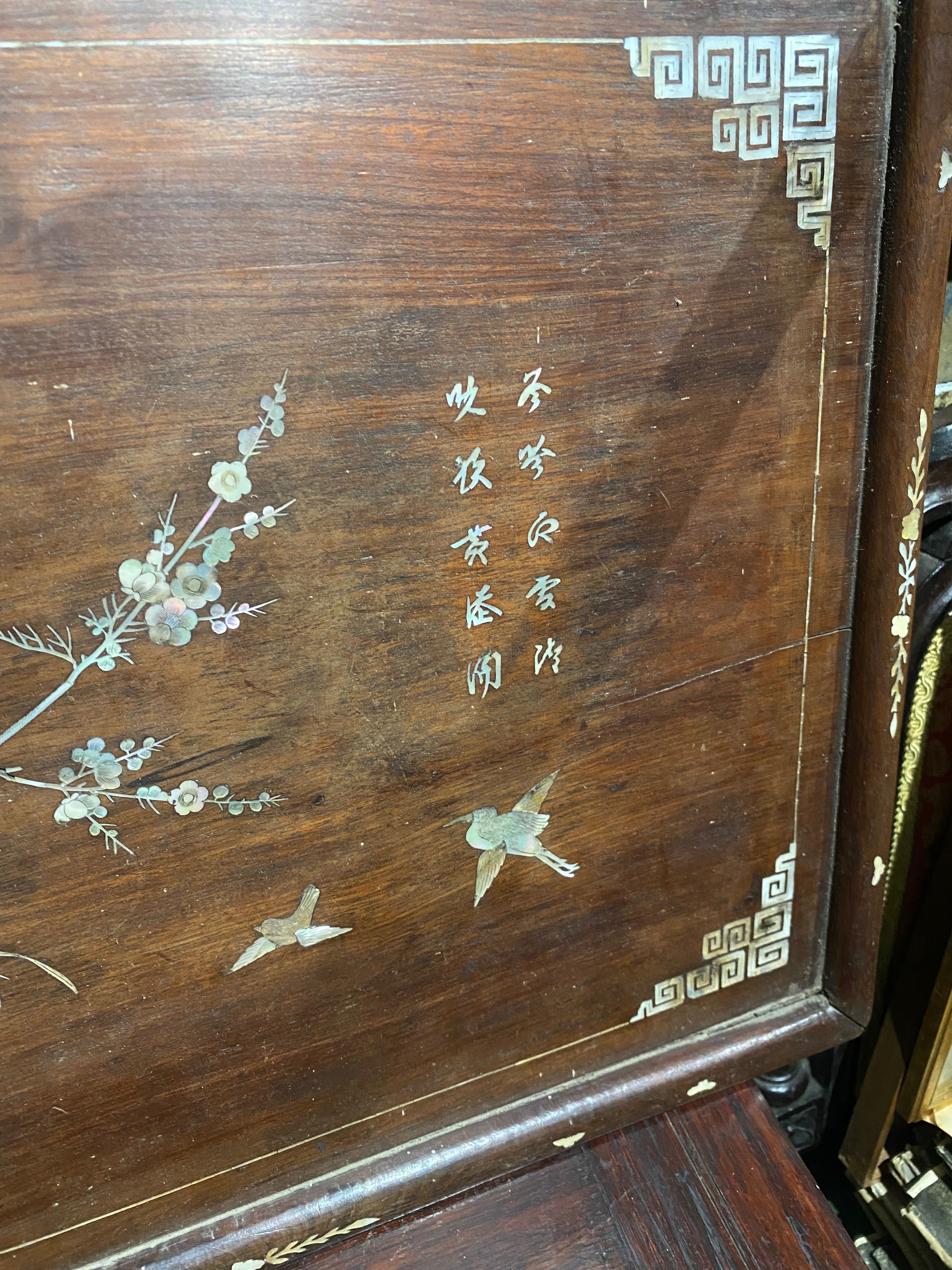 Tabuleiro Madeira exótica China séc XIX 54 cm embutidos Madrepérola