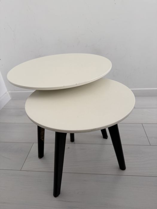 Stoliki kawowe kremowe