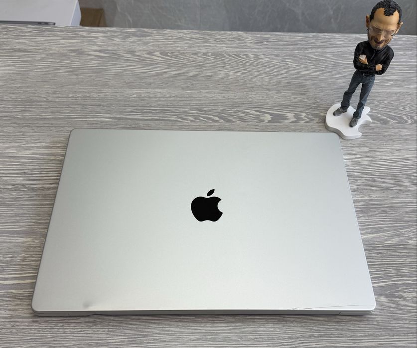 MacBook Pro 16 / M1 Max / RAM 32 / SSD 1 TB / 2021 / Silver