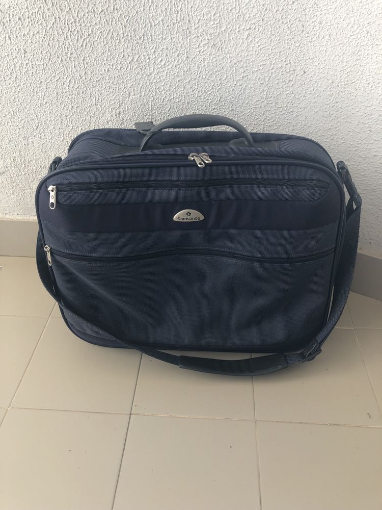 Mala Samsonite azul de fim-de-semana