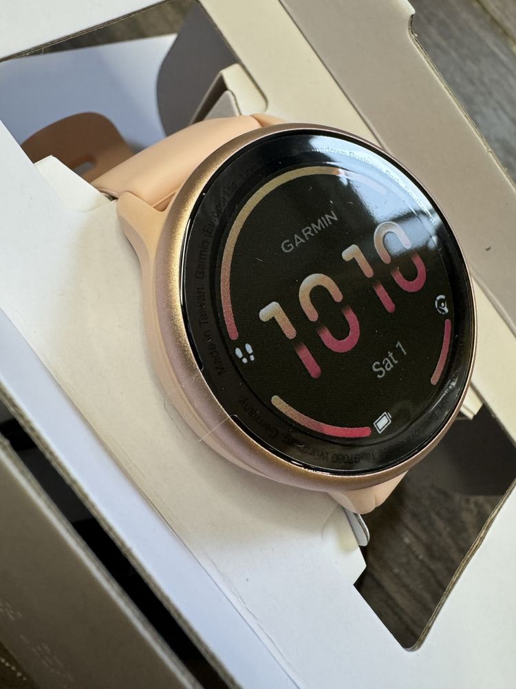 Garmin VivoacTIVE 6 новий