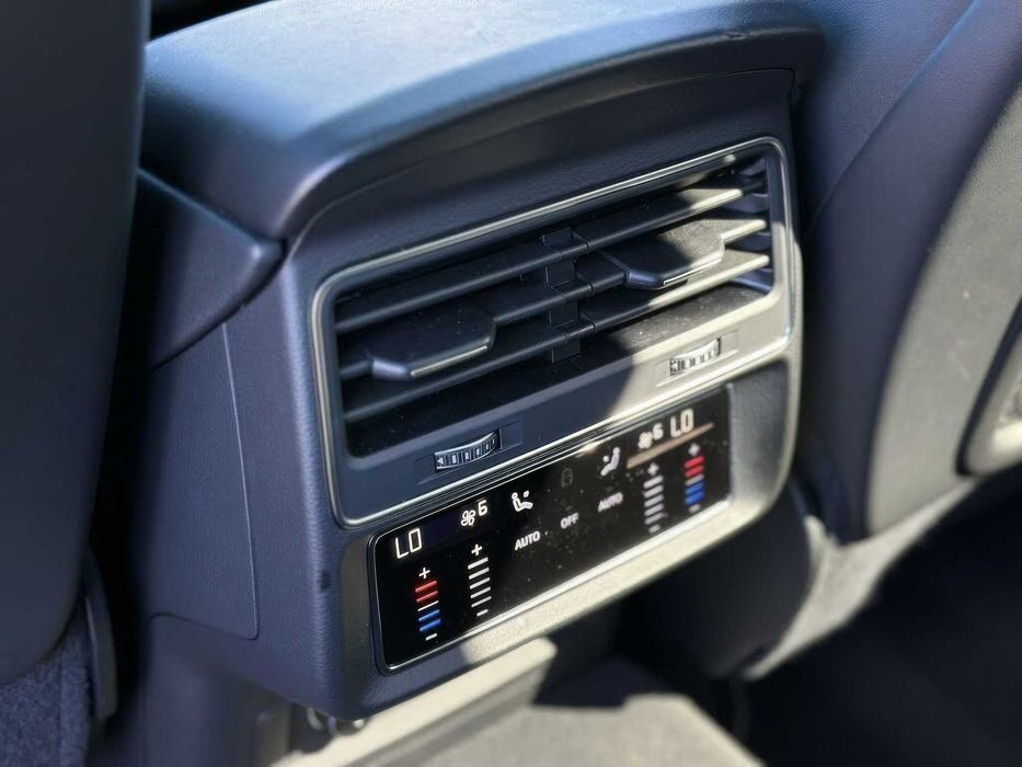 Audi Q8 quattro Premium Plus      2021