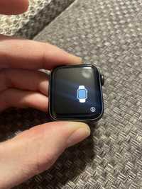Apple Watch SE 40mm модель А2353 iCloud