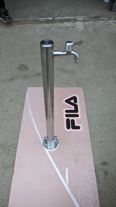 Садовая колонка из нержавейки.