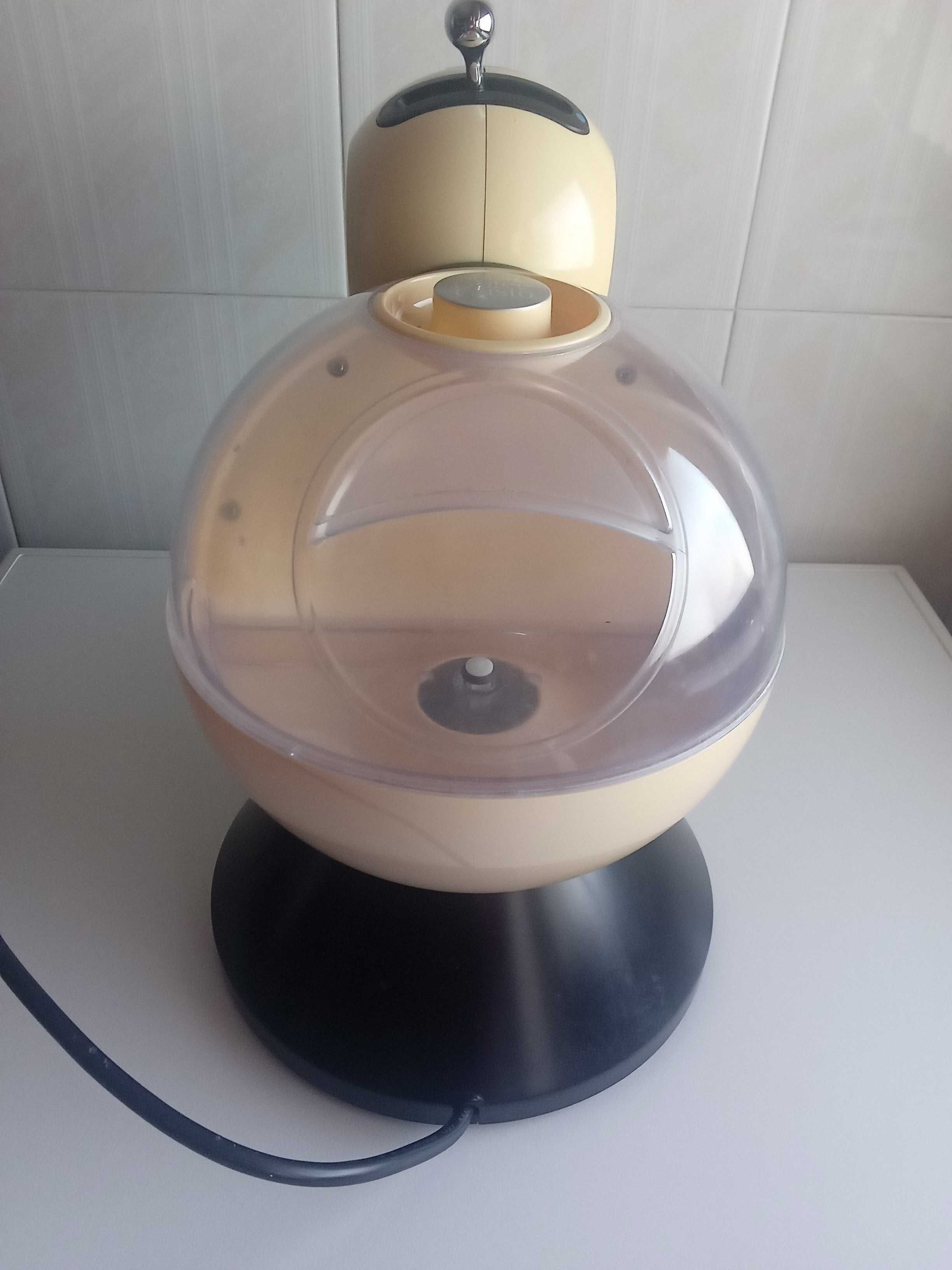 Máquina de Café Nescafé  Dolce Gusto Krups -  Impecável !