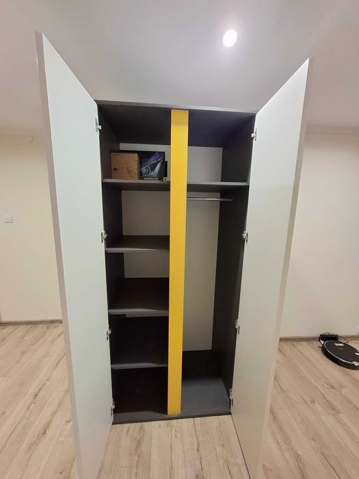 Komplet mebli , szafa plus komody