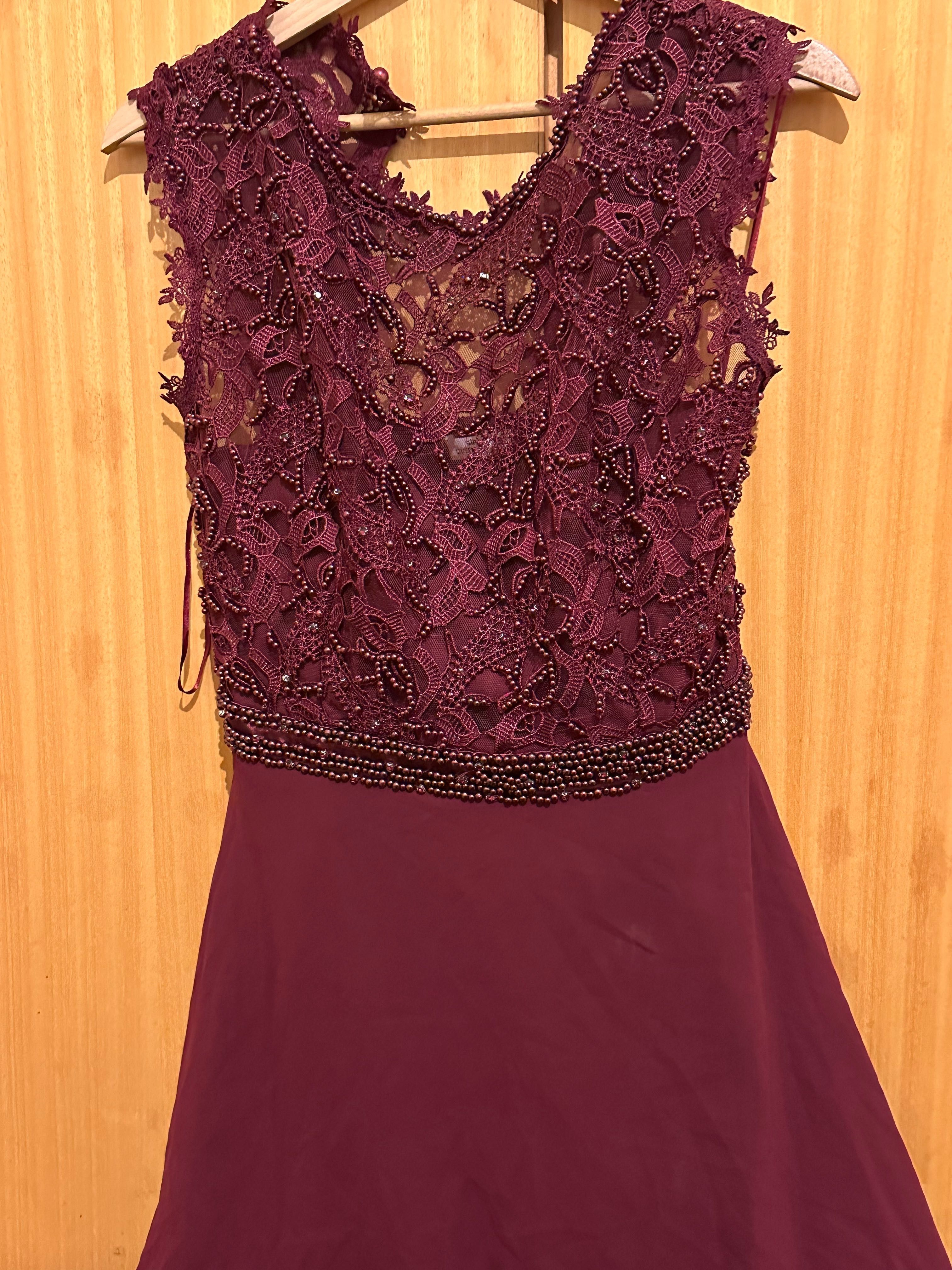 Vendo várias peças de roupa mulher