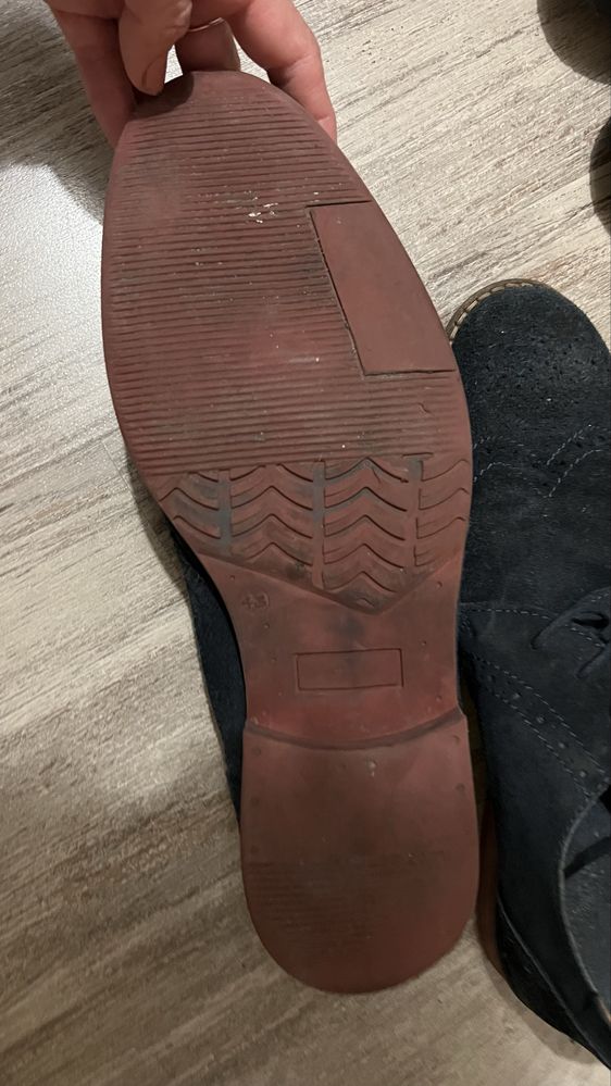 Granatowe buty męskie zamszowe 43