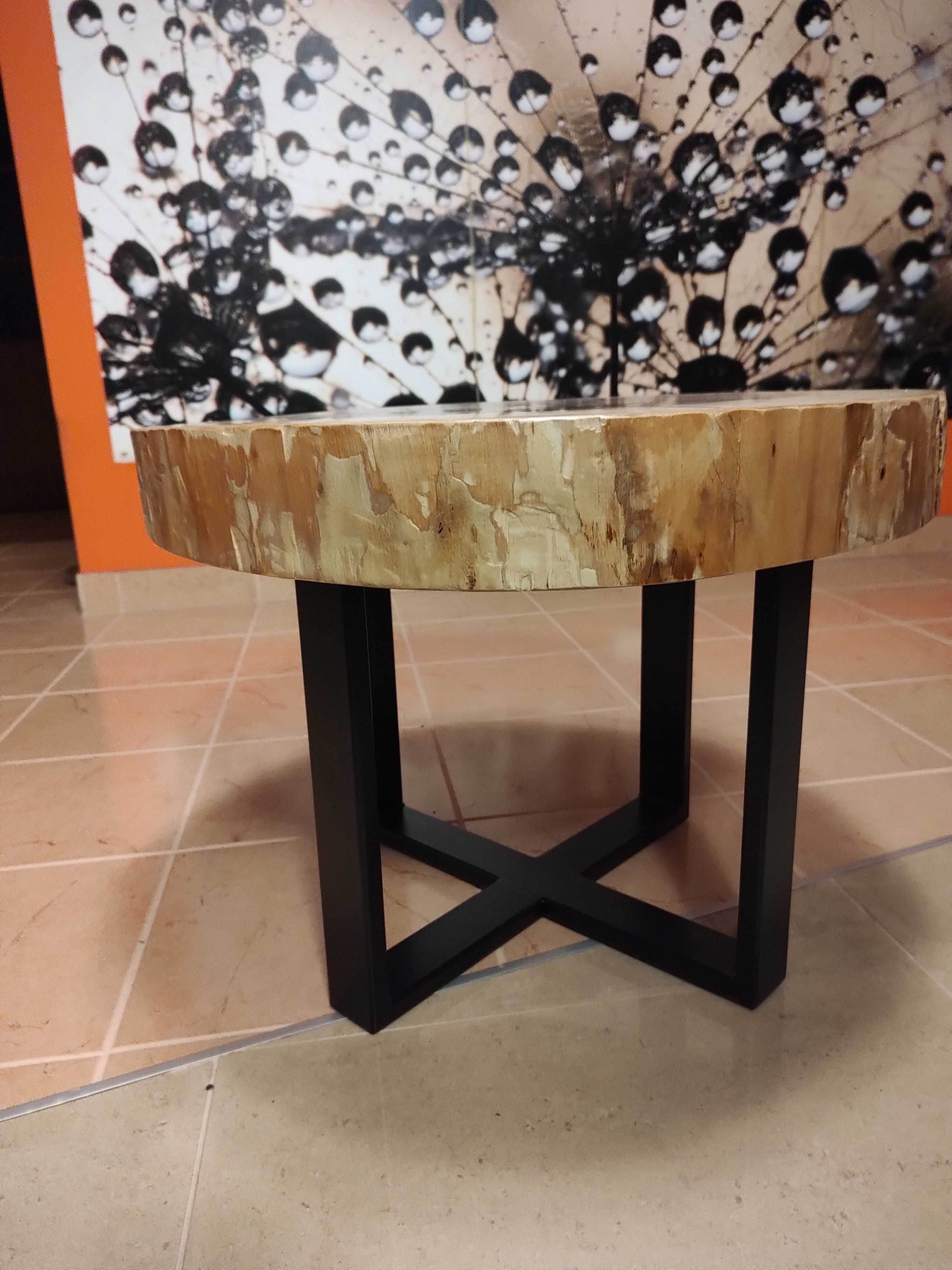 stolik kawowy z plastra drewna