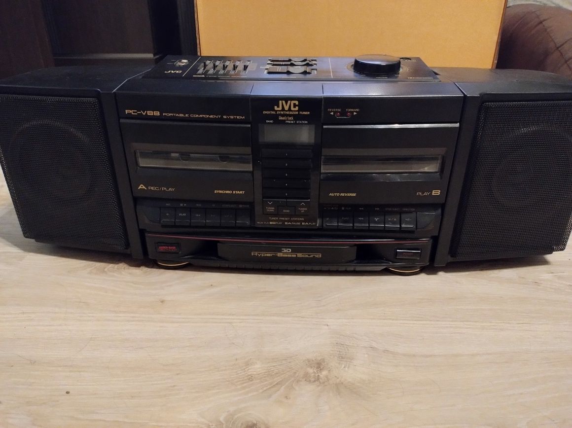 Radiomagnetofon JVC