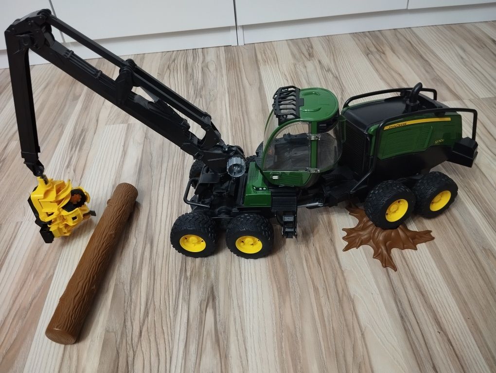 Harwester John Deere 1270G Bruder 02135